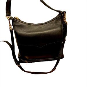 𝅺- Baby joey Diapier bag 100% leather like new. Very stylist bag